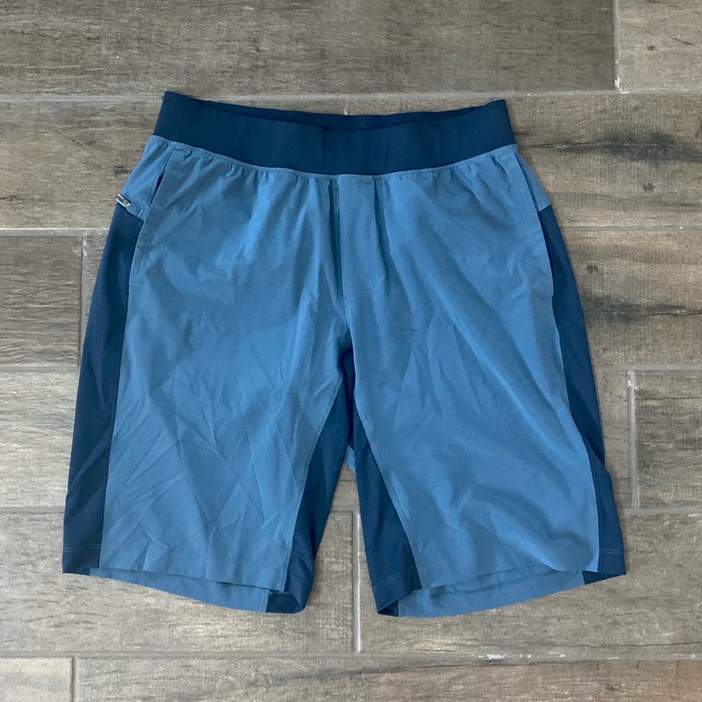 Men’s Lululemon THE Short 11” linerless SZ L